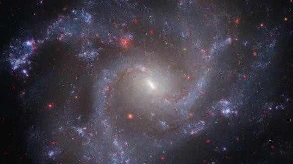 【最新研究：宇宙可能回到起点】宇宙或已过青年期一直以来，科学家们普遍认为宇宙将继