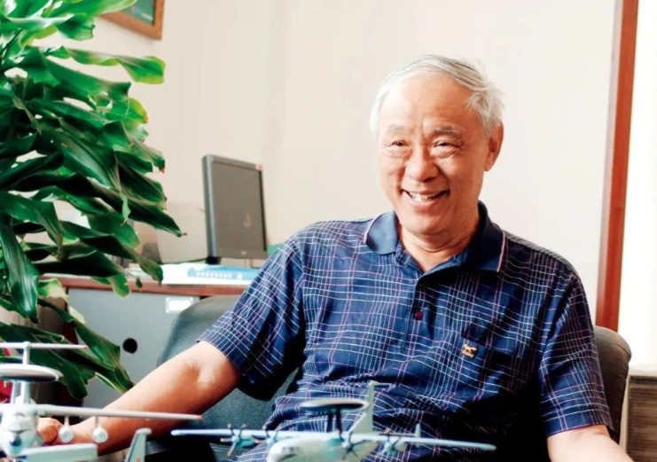 当年埃及军方在开罗防务展看到中国军工推出的最新型中低空警戒雷达，效果奇佳，埃及人