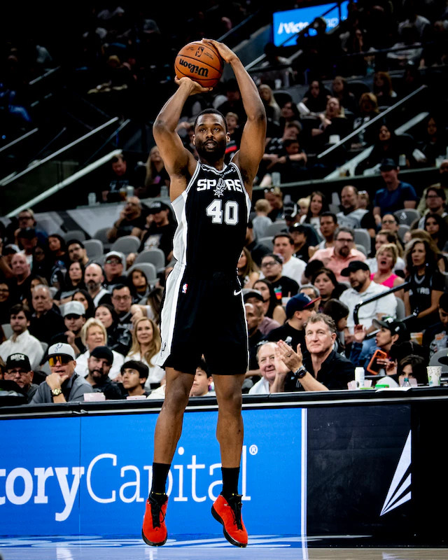 晚安马刺人不可能每一步都正确，不用回头看，也不要批判那时候的自己，要始终相信所