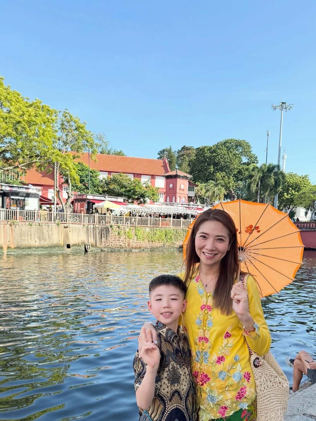 车婉婉带儿子到马来西亚旅游​​​