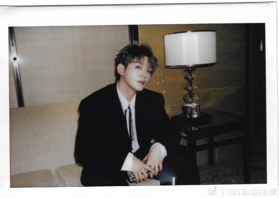 邓为拍立得营业库存照，好欲