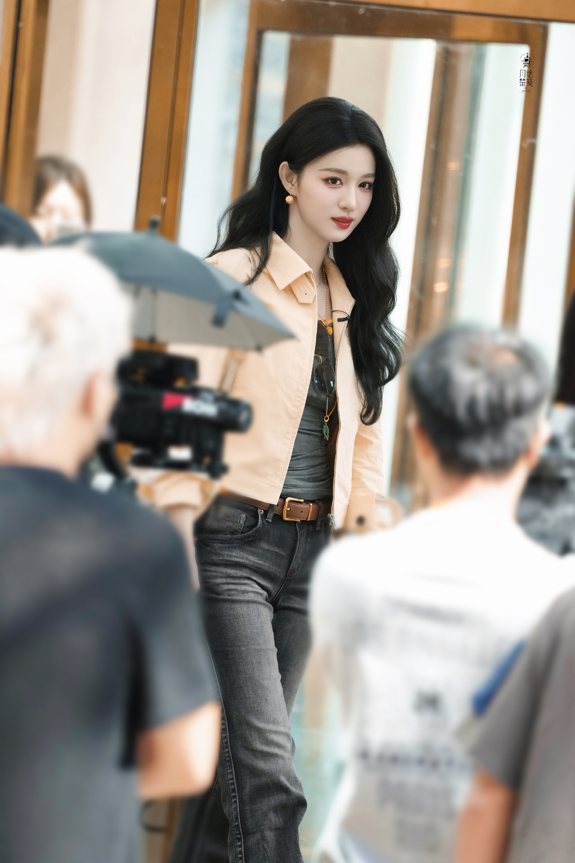 王楚然路人生图王楚然生图好震撼的美好标致的脸，我们船儿真的好漂亮啊[送