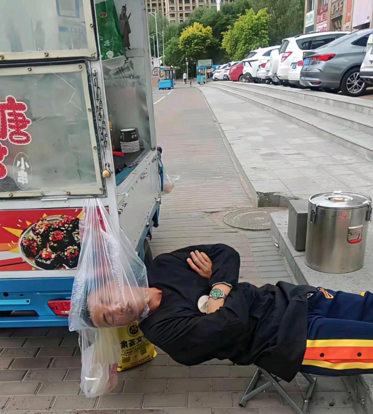 不行咱回家睡会呢大哥