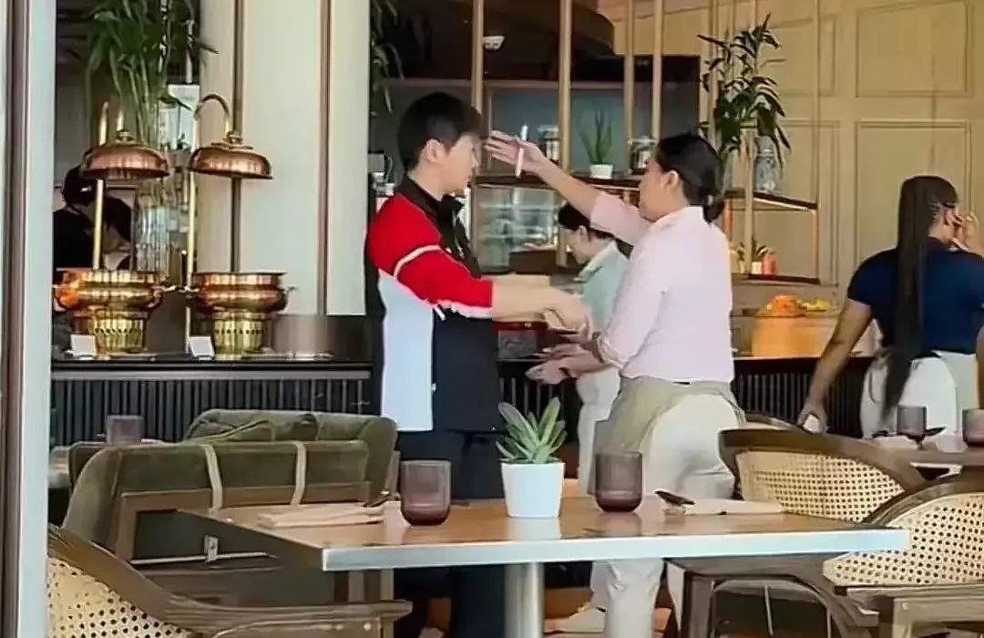 孙颖莎一句“别动我餐盘
