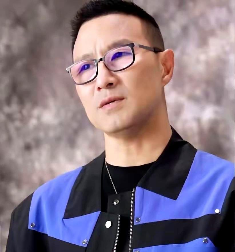 你知道章子怡和汪峰离婚最扎心的真相是什么吗？说白了就是一场顶级资产剥离。八年