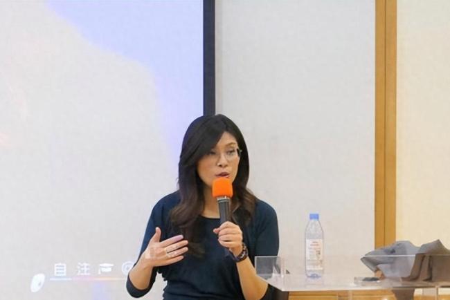 国民党主席郑丽文日前应邀发表演讲，在回答如何做到两岸和平时强调：想要两岸和解不打