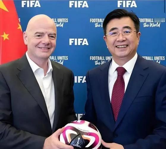 5月13日，国际足联彻底撕下伪装！天价转播费敲诈中国失败后，直接把中文从官网踢除