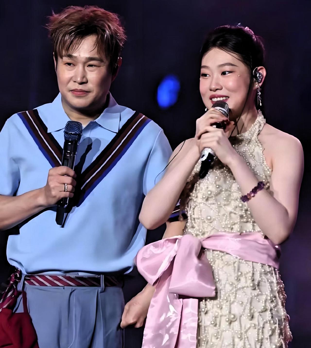 “钱我们不要了，这次就当给孩子交学费了。”小沈阳女儿舞台唱跑调搞砸演出，主办方