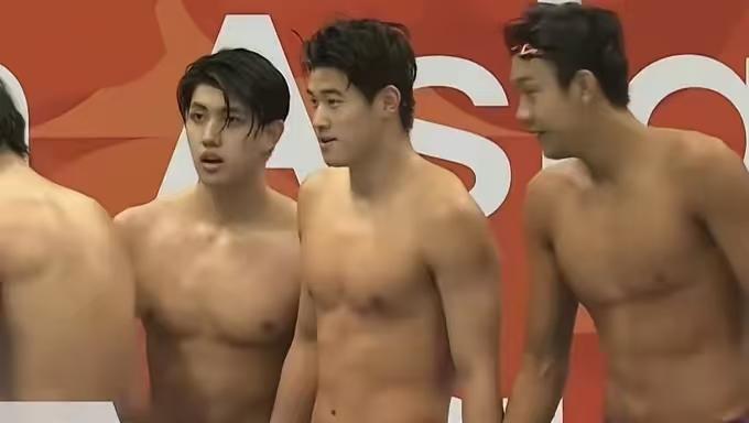 第23金！男子4x200自接力中国惊天逆转日本夺冠！2026亚运会游泳男子4x