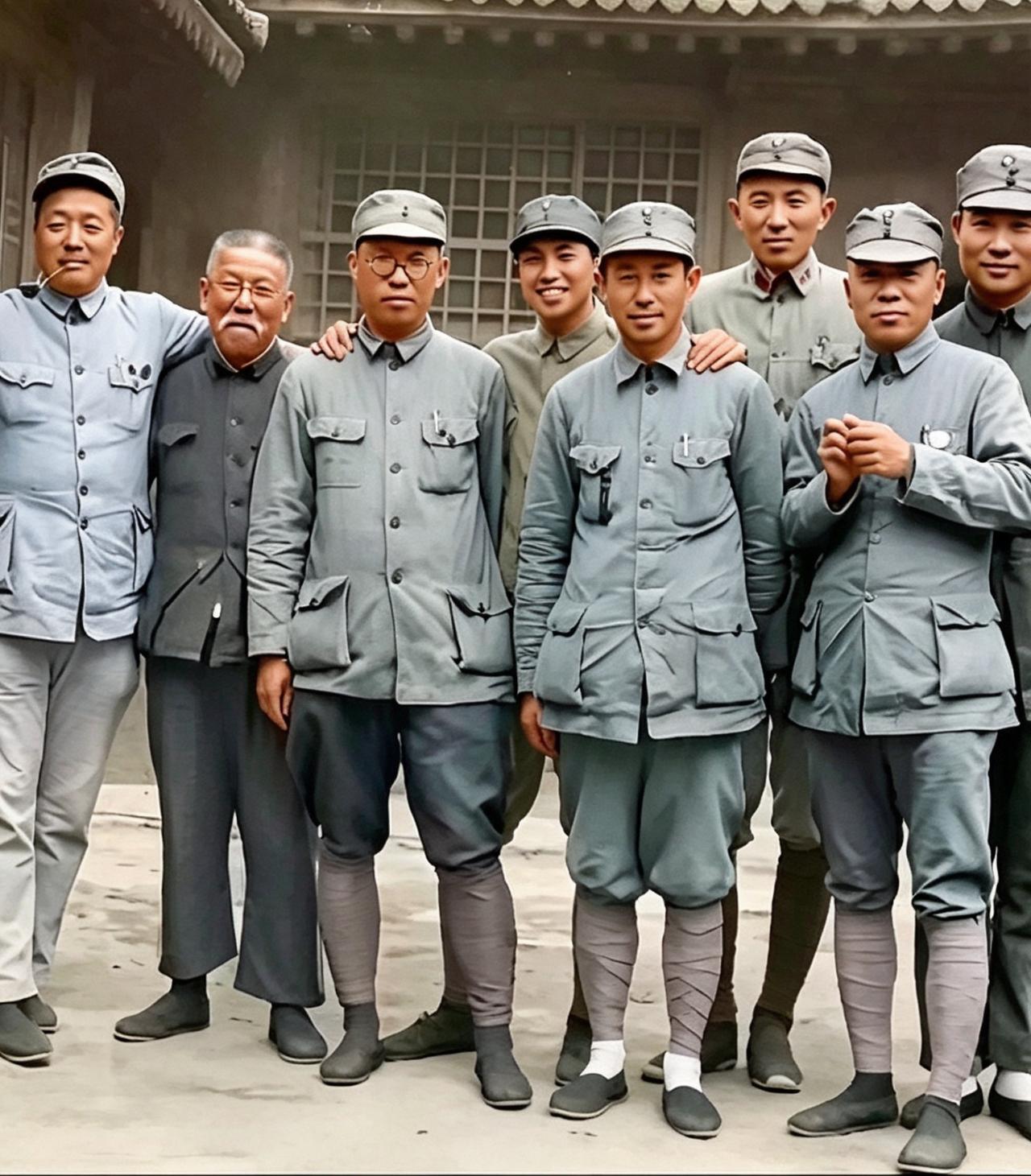 1938年老照片，其中有2位元帅，3位大将，两位上将，你能认出几位？