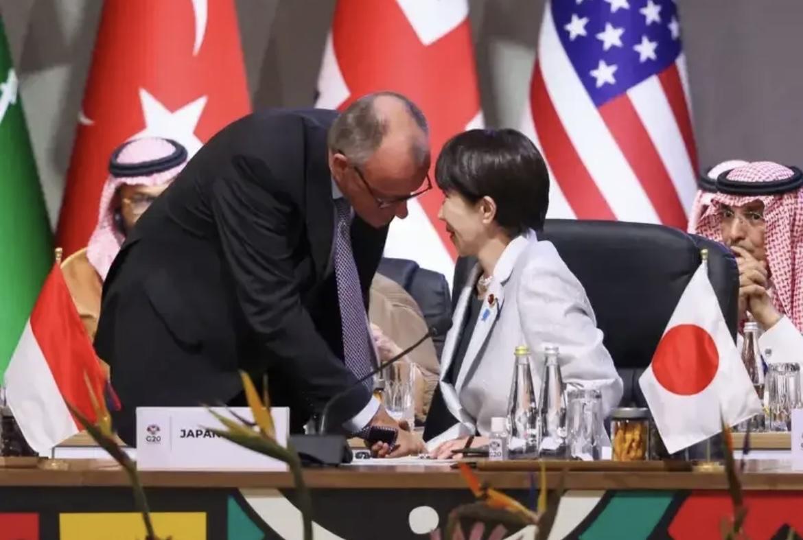 G20峰会上高市早苗忙得团团转，却被中方“零互动”打脸，这尴尬没谁了！一边忙着和