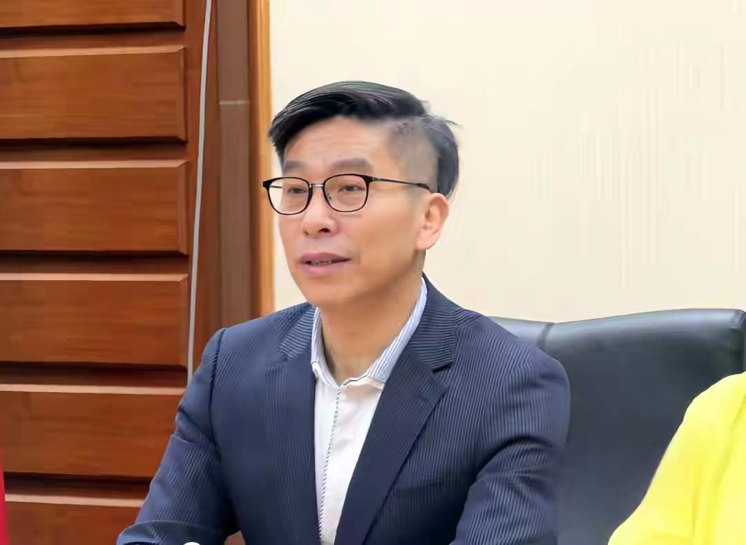 卓荣泰拒执法案，民进党叫嚣倒阁，蓝白反手封1.25万亿防务预算台行政机构负