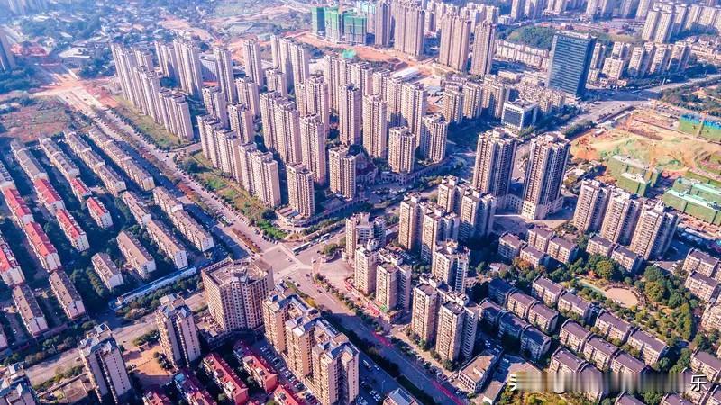 长沙楼市还是没让人失望。长沙楼市在2020年到2021年的时候，也跟着全国房价