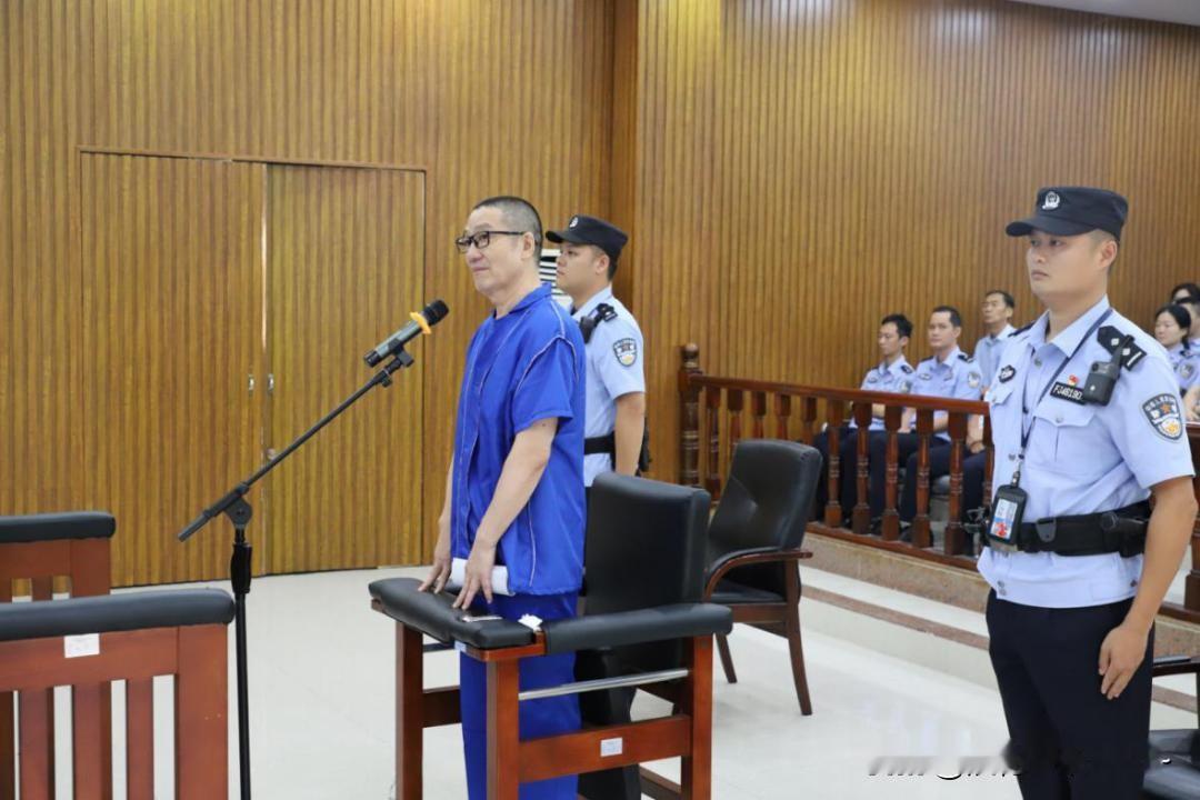 ……真是监守自盗啊！💔“娄湘林”身为海口监狱原监狱长，本应是守法执法的标