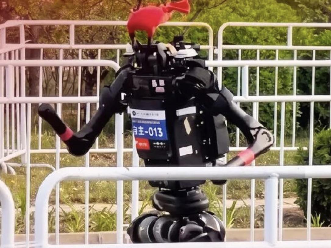 咱们中国的机器人是彻底杀疯了！前几天宇树刚宣布，H1人形机器人实现了，10米每