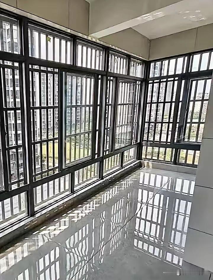 窗户这种装，会不会太压抑了啊。