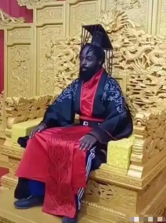 没有家贼引不来外鬼！中国的崇洋媚外，首先是公知所控制的媒体和教育系统推波助澜！