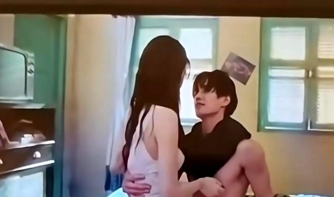 你以为《双轨》靠什么赢下8.2分？不是那段亲密戏，是亲密戏背后那笔账。剧组砸