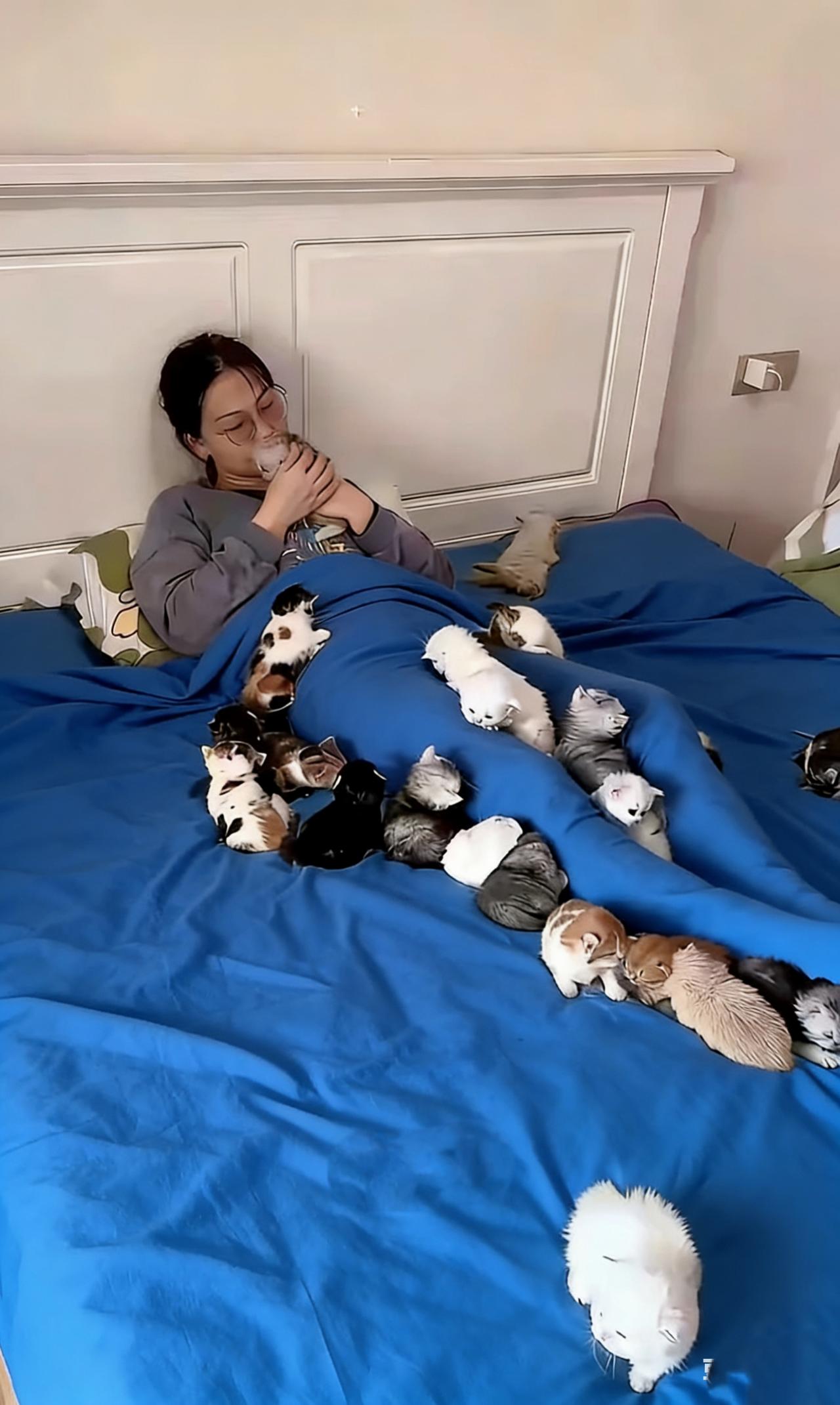 985博士月薪3万却住18平猫窝：全家愁到失眠，这局怎么破？37岁的985博