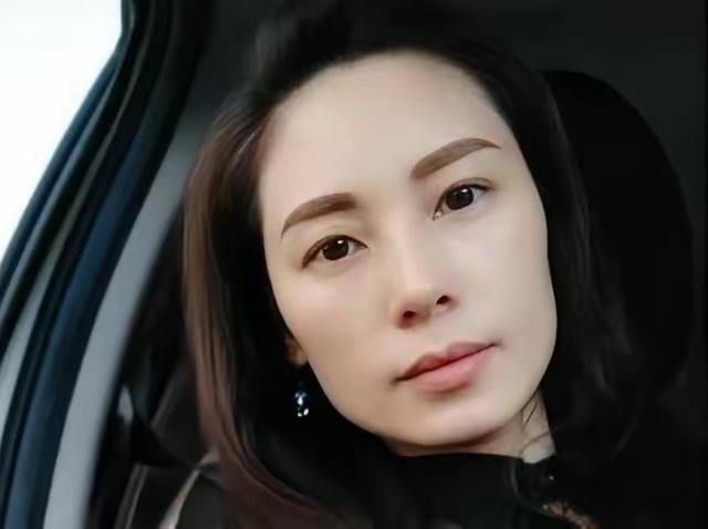 台湾陆配钱丽6日上午于社群发文，表示自己鉴于台湾社会已被民进党台独政权，营造的仇