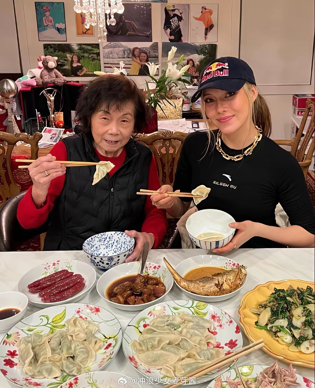 谷爱凌是妥妥的中国胃吧！在家炫火锅，年夜饭吃中式饺子，日常狂晒中餐