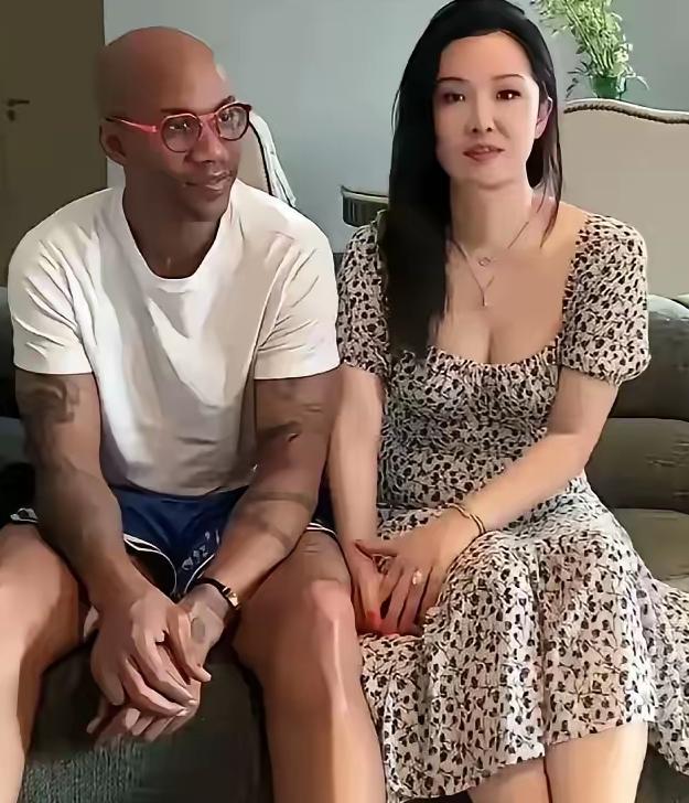 马布里，真正的人生赢家。2023年，马布里结束了与前妻21年的婚姻。前NBA著名