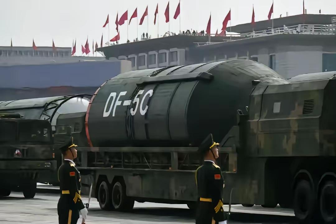 今天的阅兵太“硬核”：节奏快到不敢眨眼，全是干货才最戳心今天的阅兵看完，好