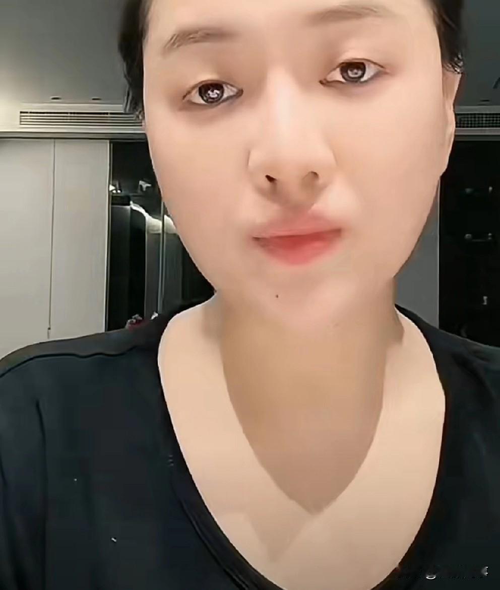 大连冰冰继续专场高忆晨马上回来了，打着我的名义跟网红借钱，我不管他就废了！