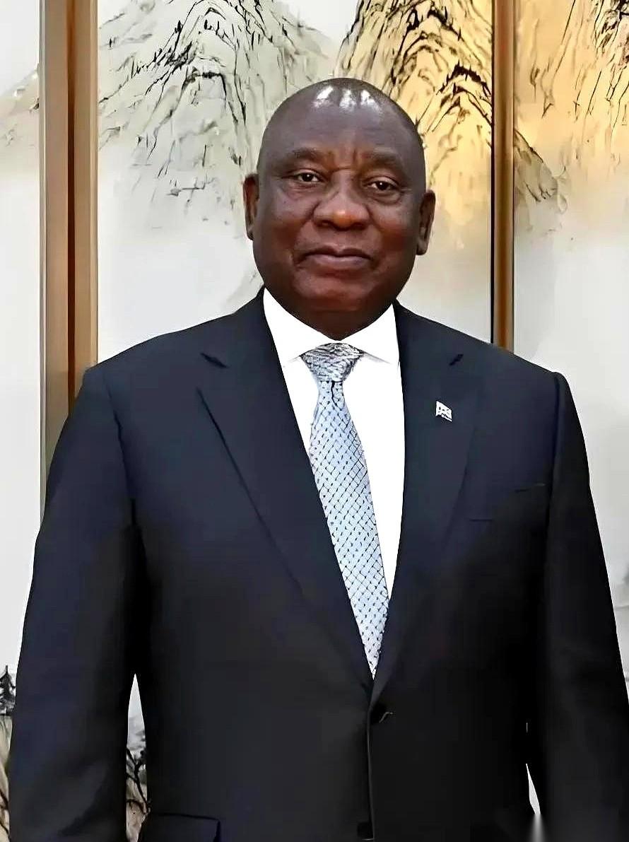 南非这一刀，砍得是真狠。74.98%。你没看错，就是这么个数字。从中国拉过去