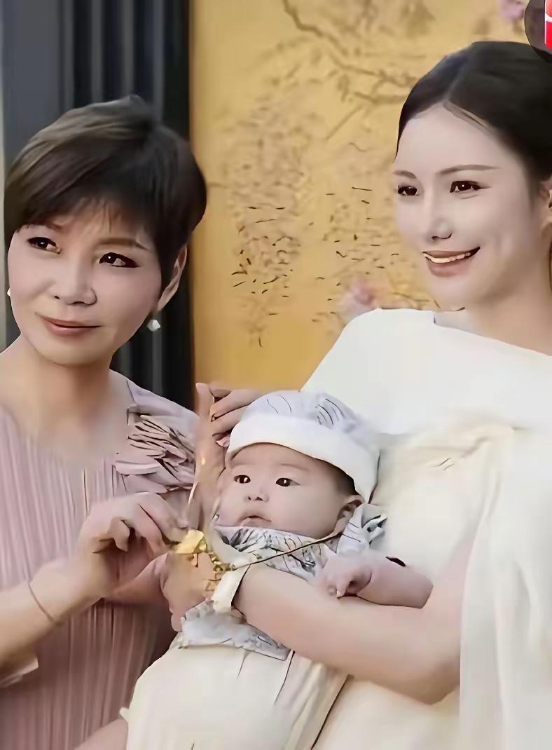 小梅有一个给力的妈妈做后盾，不怕，做什么事情，不需要考虑那么多，想着怎么做就可以