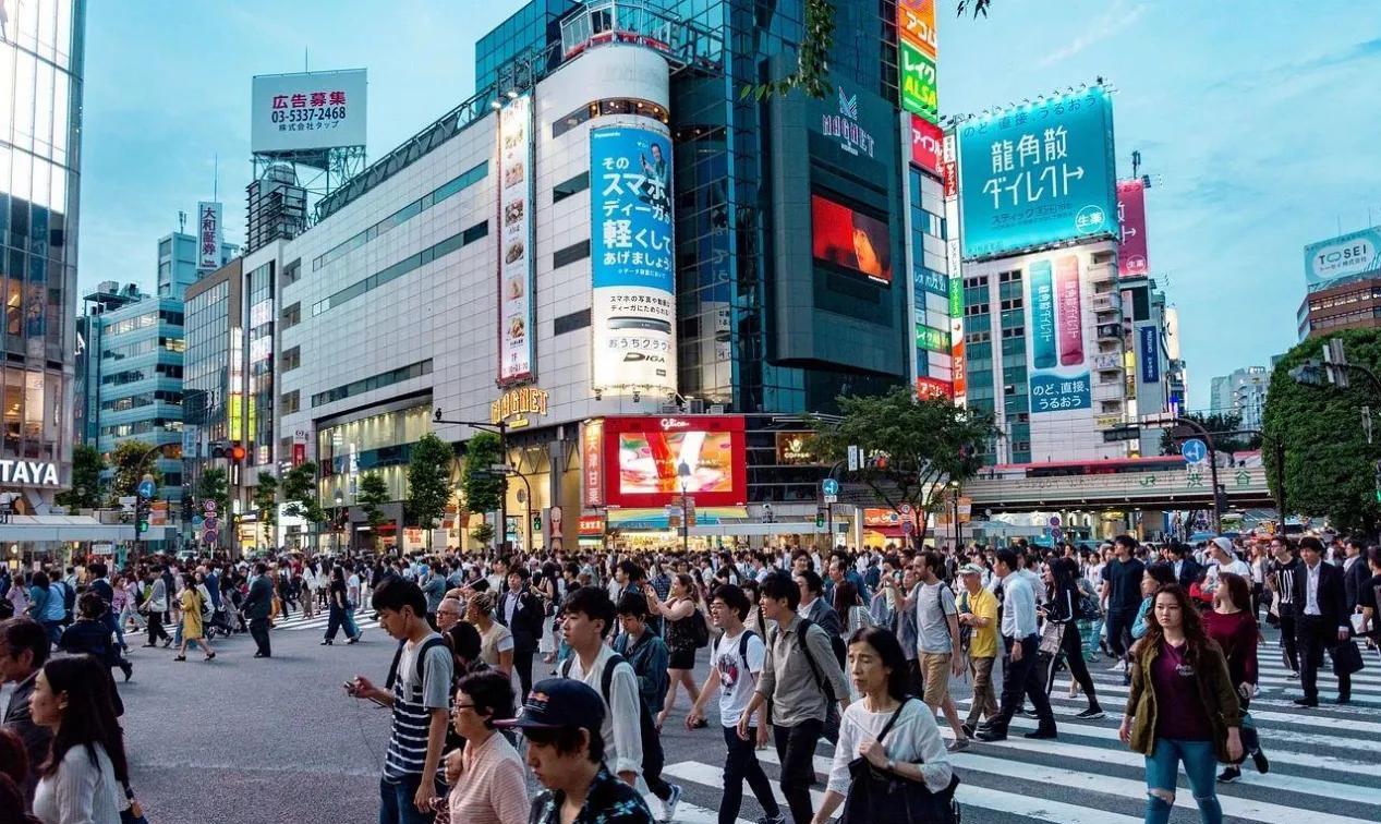 昨晚，一位日本朋友透露了个消息，为吸引中国游客日本真的拼了，将重启“日中之间的桥