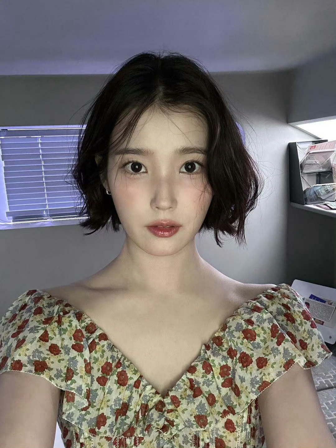 IU短发最有腔调的女人IU短发营业照💕