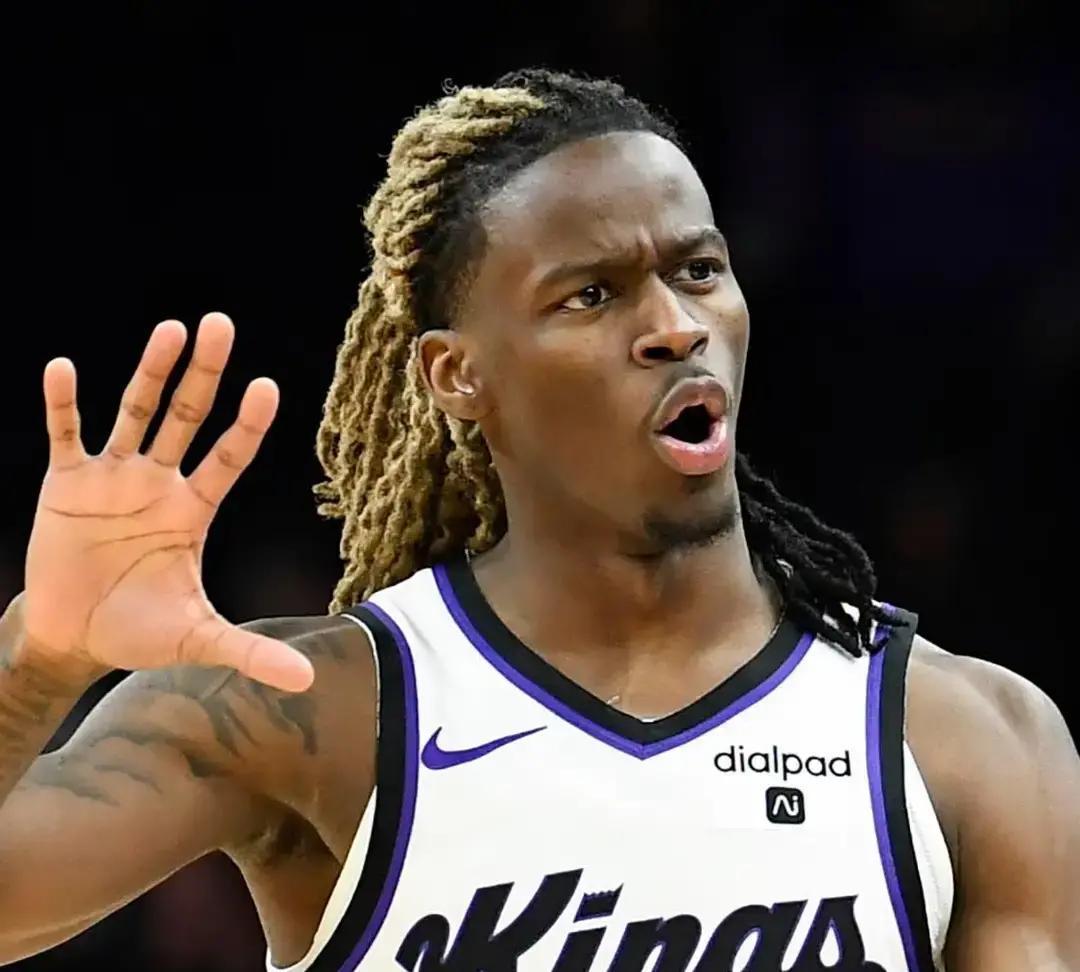 湖人第三次伸手，鹈鹕直接把门摔上。他们要的不是筹码，是勒布朗最后两年的夺冠