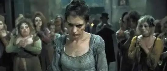 1790年，英国向澳洲发配囚犯，澳方接到时，船上仅有的226名女囚全部挺着大肚子