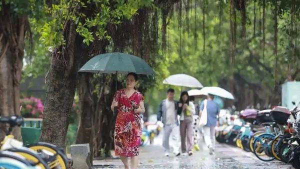 据中央气象台最新消息，2026年4月26日白天全国大部天气晴好，降水稀少，气温稳