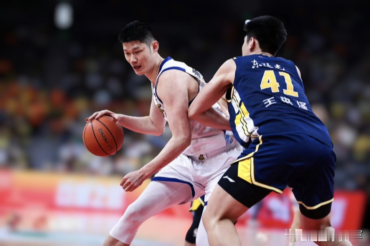 不出意外，广东今晚客场必输广厦，理由有四点：1、主场优势，广厦这赛季主场未尝一