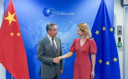 欧盟：只听美国的！特朗普最终在关税战中对欧盟放了一马，尽管美国和欧盟争吵不断，但