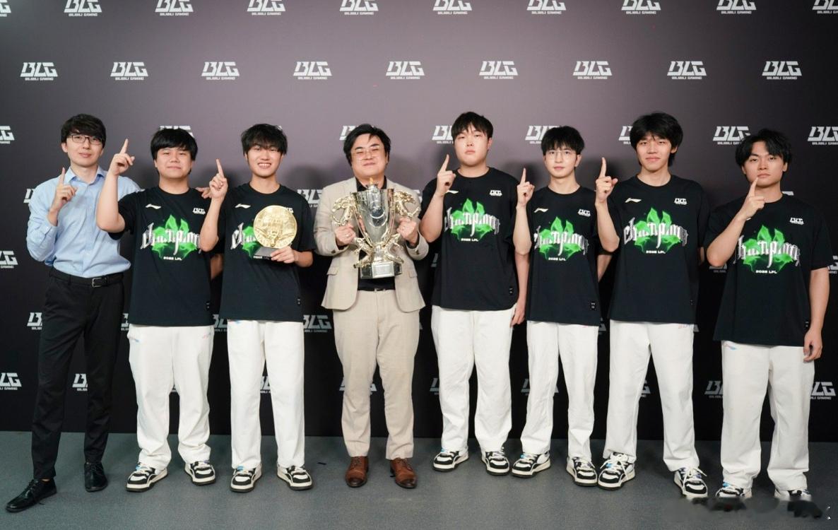 昨晚我被BLG刷屏了，Elk、傻豆、北川、Knight均有不在场证明，Bin大哥