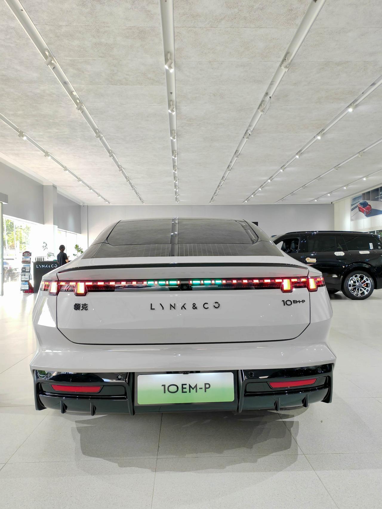 领克10EMP不愁卖？朋友要换车，看中这款车了，昨天和朋友第二次去4s店，120