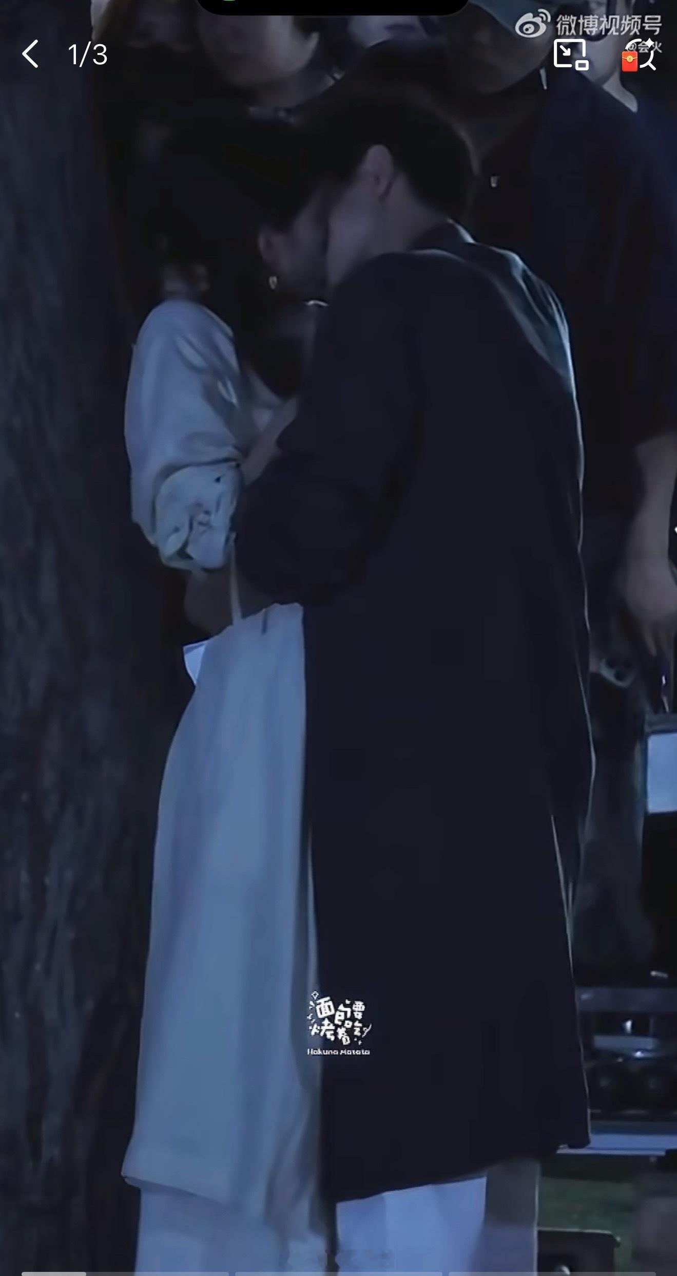 李现张婧仪吻戏这不是吻戏，这是啃戏。太用力了根本没有美感，只会引人不适。