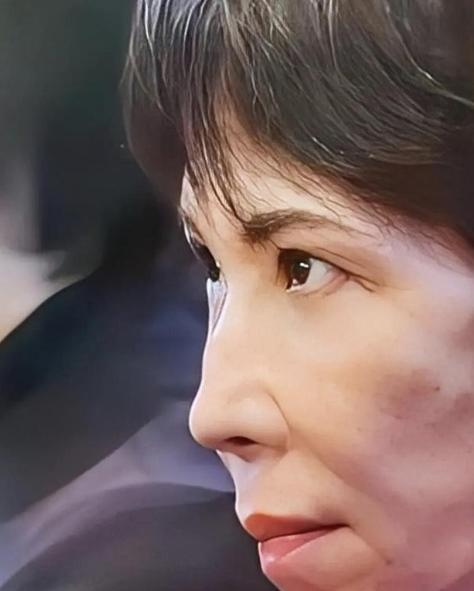 高市早苗的“挑衅”，其实是在逼中国动手，但庆幸的是，中国根本就不上当，中国没有动