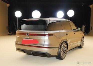 上汽大众ID.ERA9X（简称大众9X）预售即爆火，主要原因是：德系品质+增