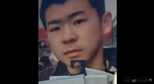 17岁男孩失联一周，父亲发300张寻人启事崩溃大哭：孩子，你到底在哪？17岁的小