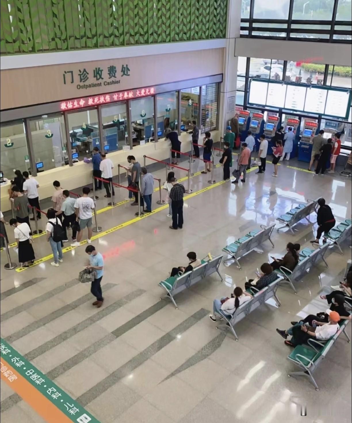 一个三甲医院医生说的话：“很多人只有在即将死亡的时候才能够明白，自己的一生路都走