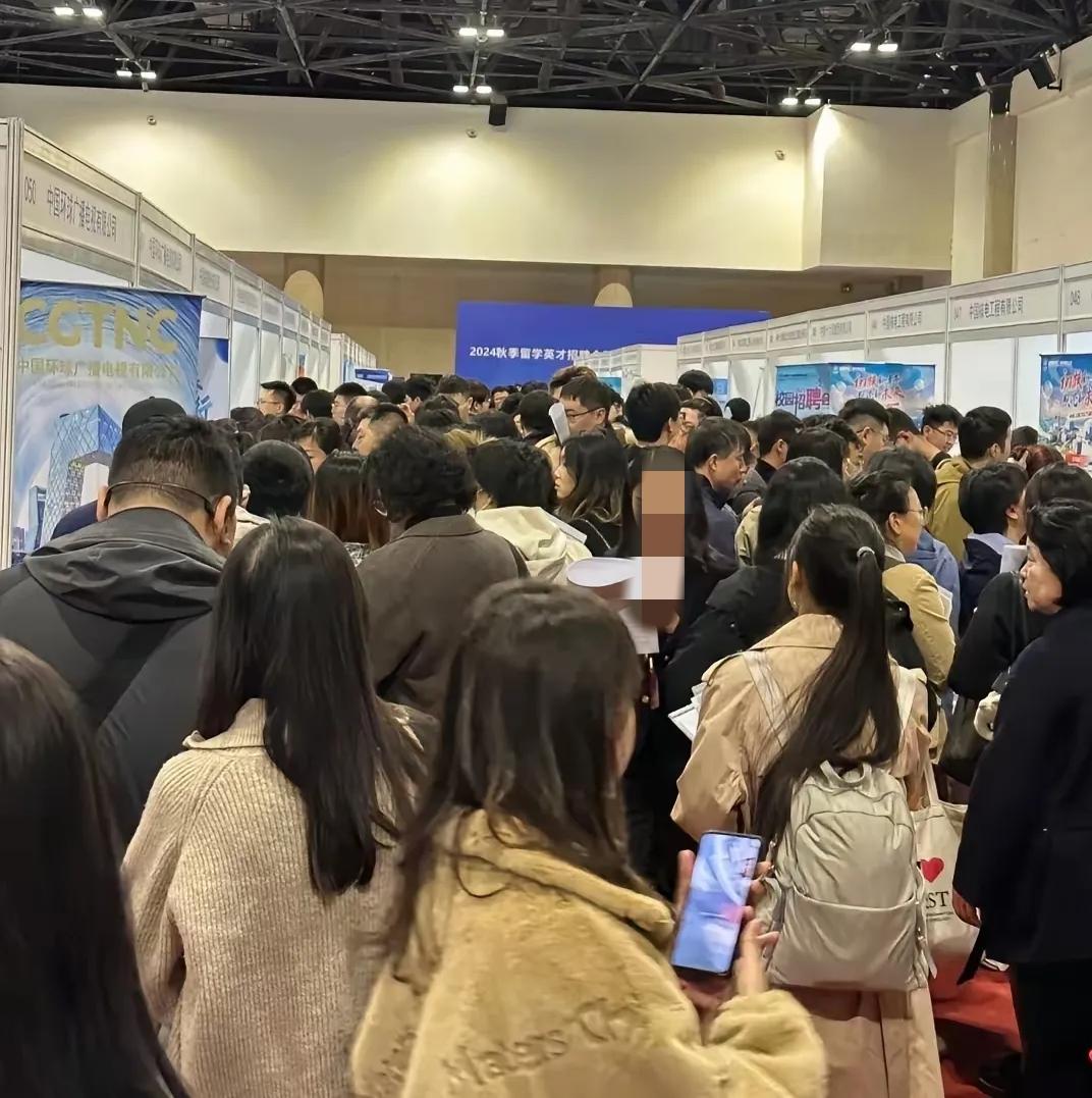 今天就是3月2号了，只要你有工作，从今天开始你就可以打开个人所得税APP预约申