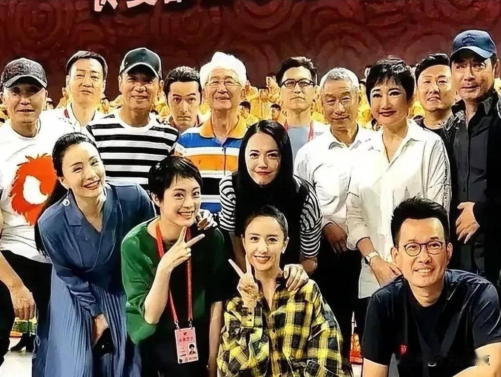 第一眼认出辛柏青、胡歌、靳东这三位实力派，颜值和气质都很能打。第二眼认出孙俪、