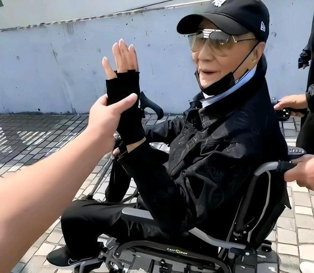 为何走得如此突然？89岁谢贤洒脱半生，两大致命陋习早已注定结局！28日，谢贤