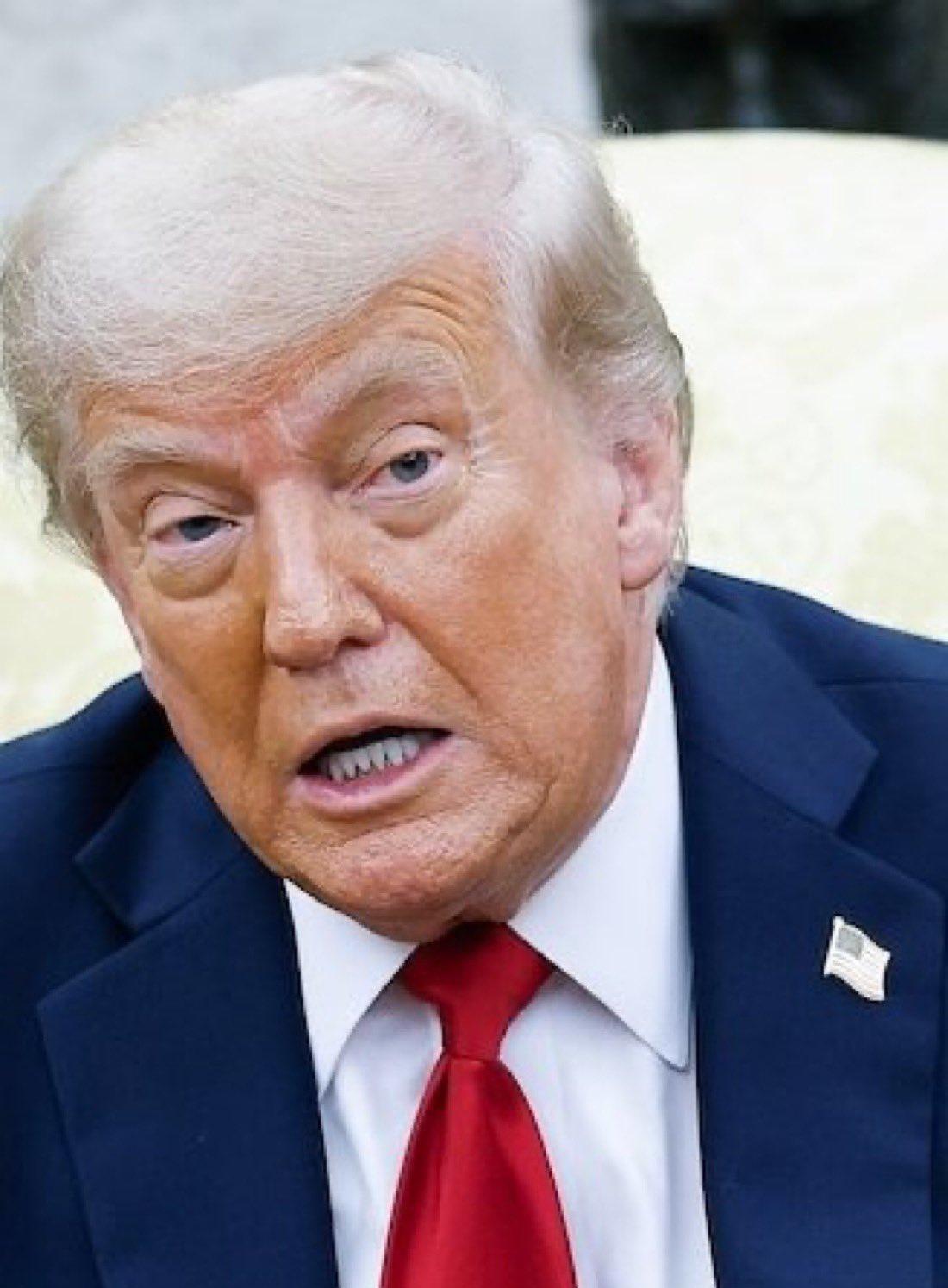 特朗普再次抨击拜登。特朗普昨晚(北京时间10月30日晚)发文写道:“他是个罪犯,