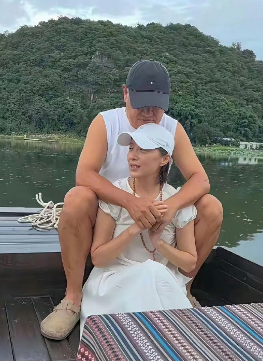 徐露作为曾经的可云扮演者，如今优雅的自然老去，导演老公宠爱她20多年​​​