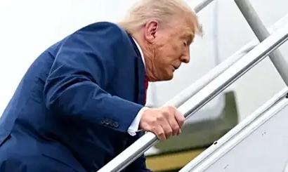 惊爆！79岁特朗普确诊这病，美国政坛要变天？79岁的特朗普确诊慢性静脉功能不